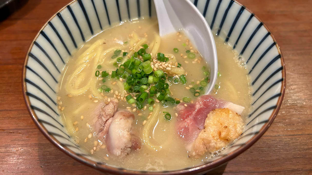 鶏白湯ラーメン